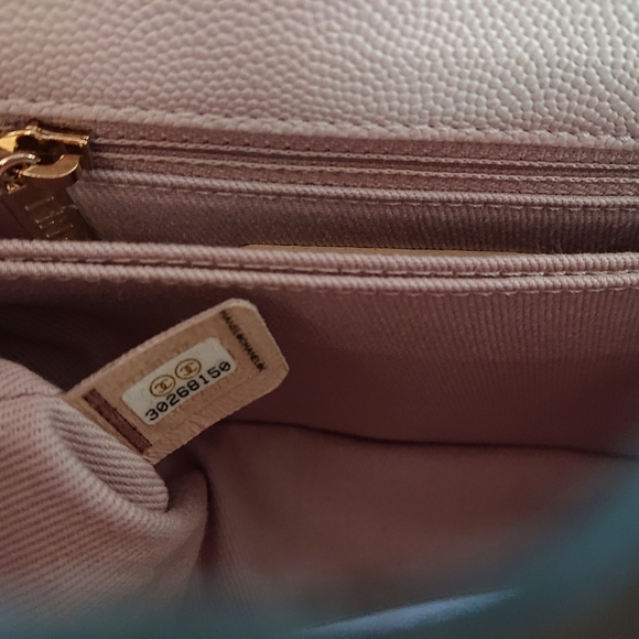 New CHANEL 20A Lilac Caviar Small Coco Handle GHW - Picture 6 of 7
